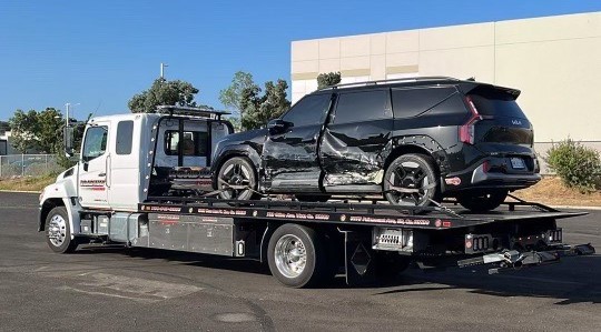 Roadway Towing & Recovery Image